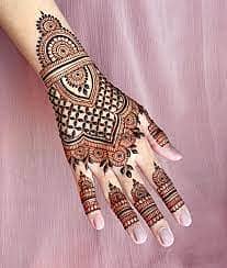 Henna Artist or Mehandi designs appaly for Eid and all the parties. 1