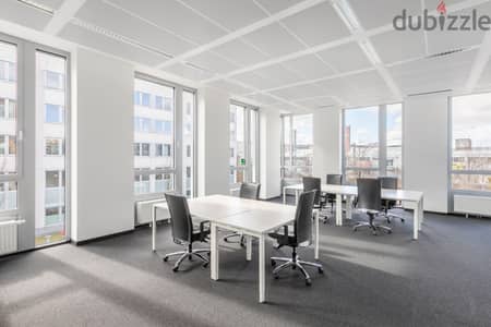 Open plan office space for 15 persons in Muscat, Pearl Square