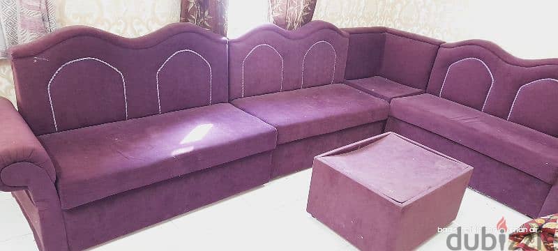 L shaped Majlis sofa on Urgent sale centre table freee 2
