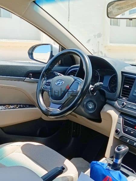 Hyundai Elantra - 2018 (lady driven) 2