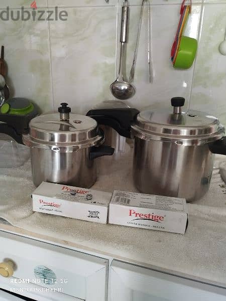 3.5 ltr and 5.5 ltr stainless steel pressure cooker 0