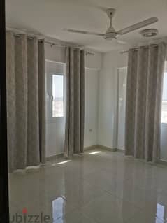 8 curtains (2 white and 6 beige curtains) and 5 bars 0