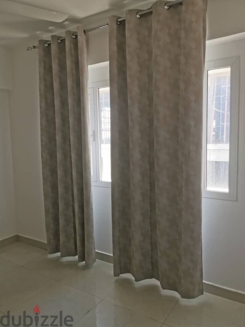 8 curtains (2 white and 6 beige curtains) and 5 bars 15
