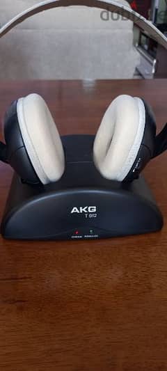 AKG wireless rechargeable headphones with comfortable soft earpads