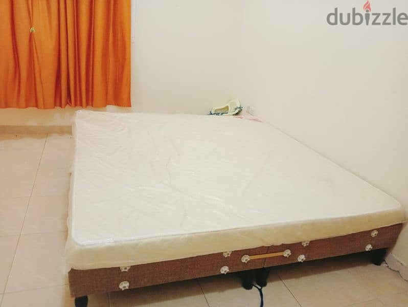queen size bed and matress for sale 4