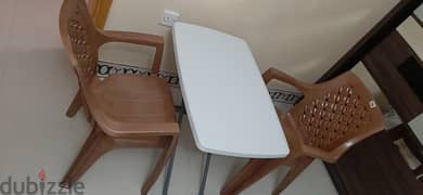 Table & Chairs 0