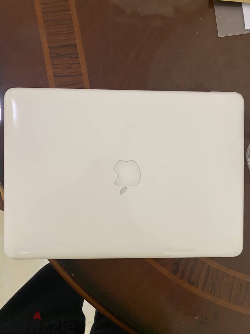 Used Apple laptop 35 OMR 3