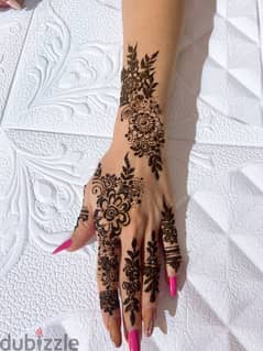 Henna artist in sur samad ash shan