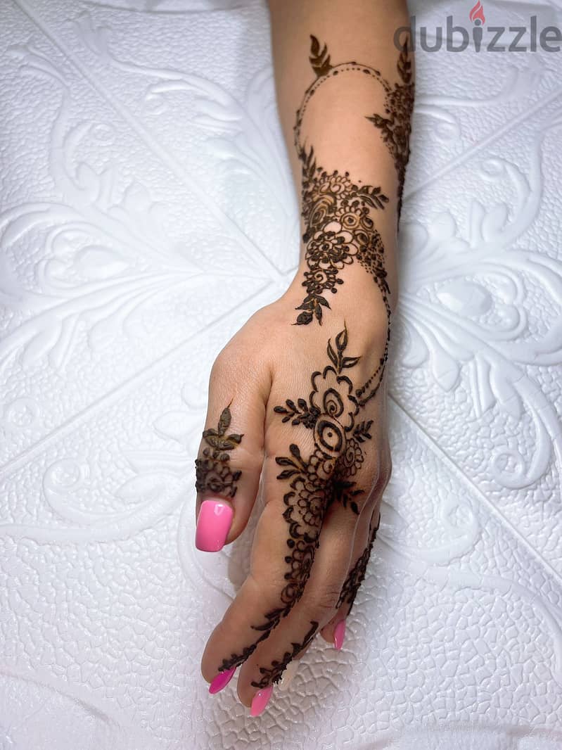Henna artist in sur samad ash shan 1