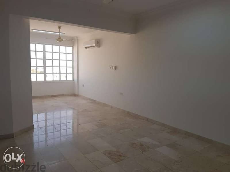 3 bedrooms flat for commercial use at 18 Nov street one month free 2