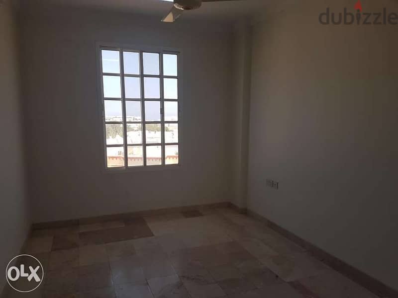 3 bedrooms flat for commercial use at 18 Nov street one month free 3