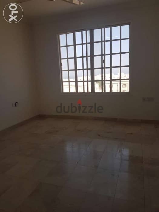 3 bedrooms flat for commercial use at 18 Nov street one month free 4