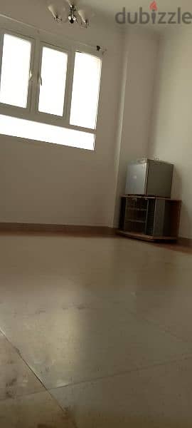 room for rent available in gubrah south near extra 3