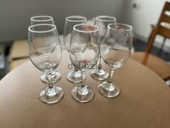 Set of 6 stunning wine glasses. Assured gift on visit