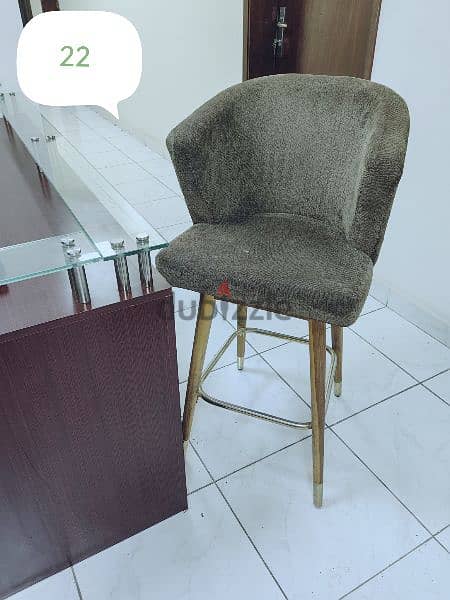 comfortable and good quality chair and table soutable for any where 4