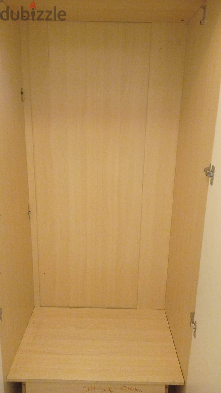 Walldrob cupboard 2