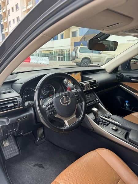 Lexus IS 350 2017 خلیجی وکالة بهوان -بدون حوادث 6