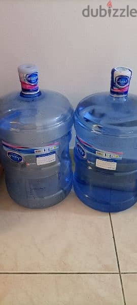 Simple Water Dispenser with 2 Bottles. 4