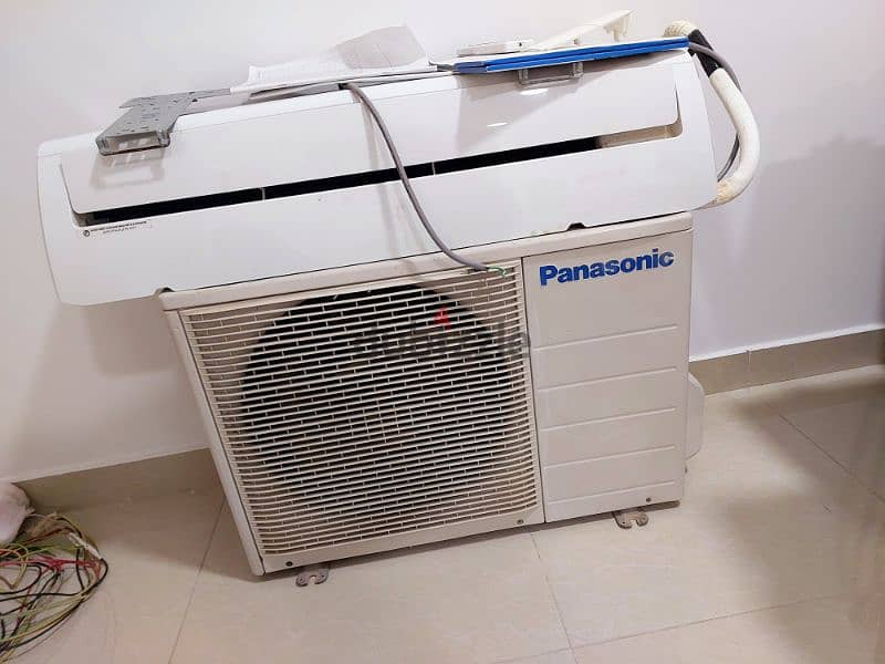 Expat leaving Split AC few years used. Very good in condition. 1