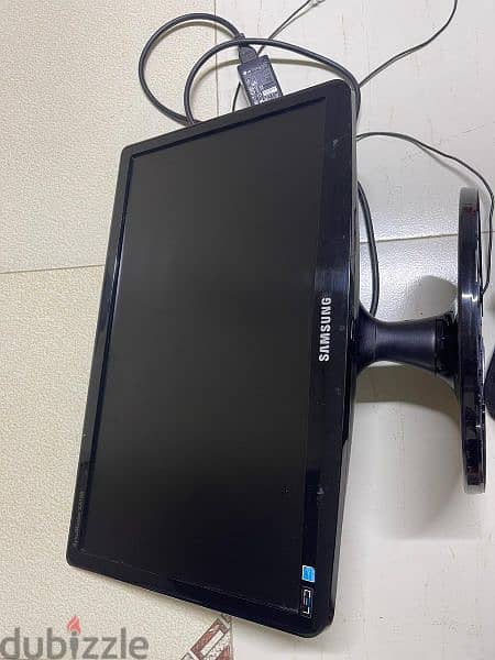 Monitor for sale 15 rial 2