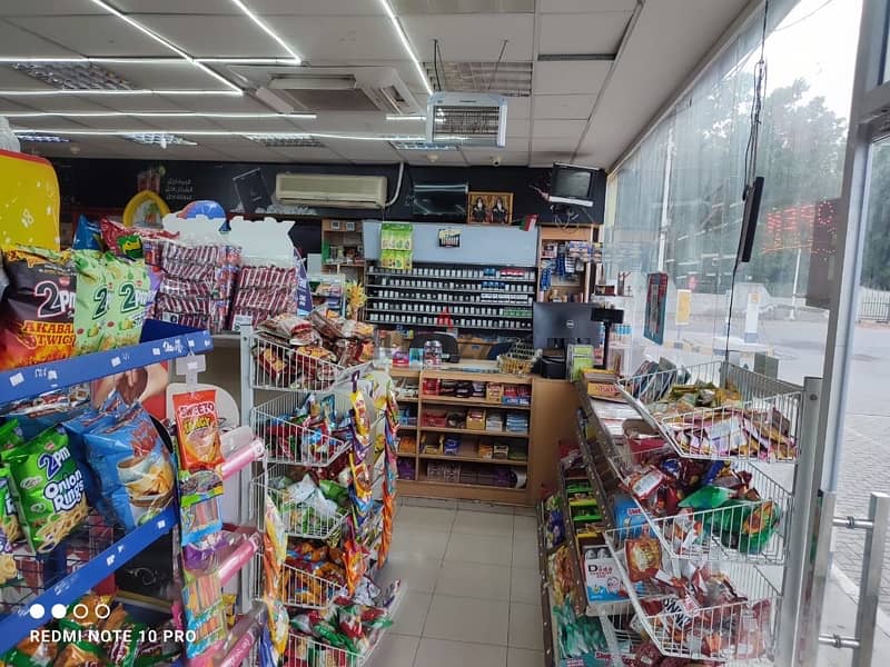 COMMERCIAL SHOP AT SHELL PUMP FOR SALE URGENT 5