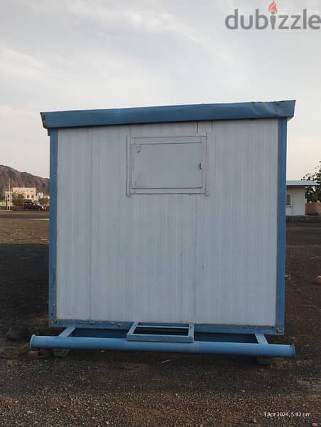Used skid mounted steel sandwhich panel portable cabins for sale 3