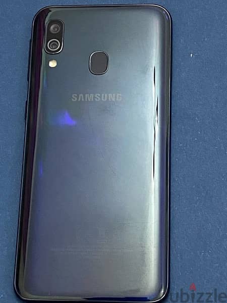 Samsung galaxy A40 64 GB سامسونج 2