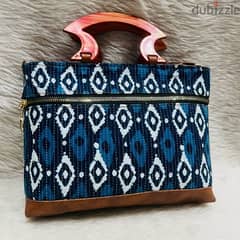 ladies hand bag with two handle only Rs 1.5 omr 0