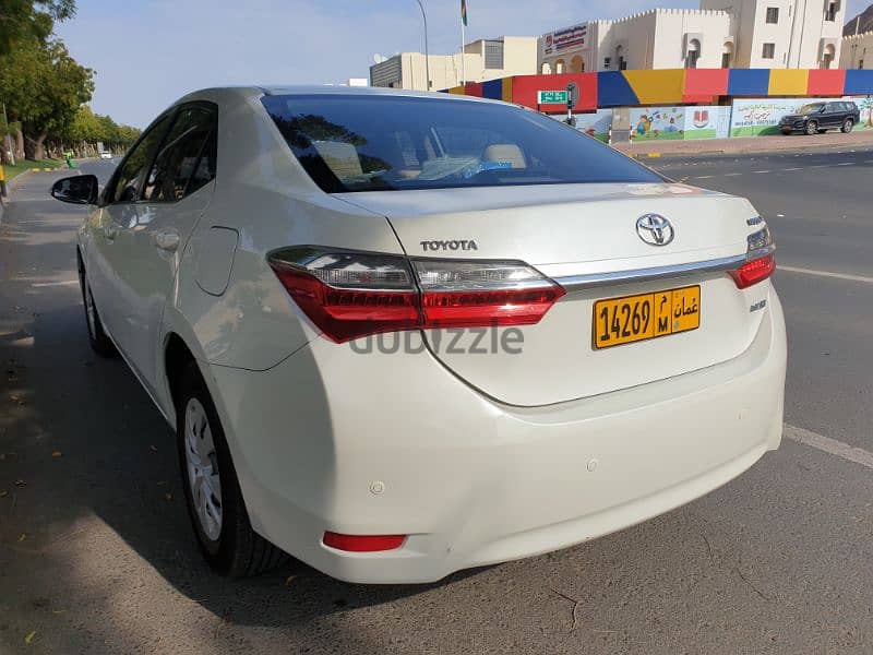 Toyota Corolla 2018 - 1.6 xli Oman car 3