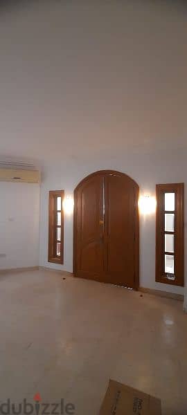 V225-Single villa 7 Bhk in Al Khuwair 1