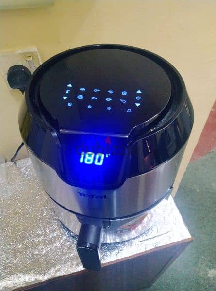 Tefal air fryer easy fry deluxe for sale good condition 1