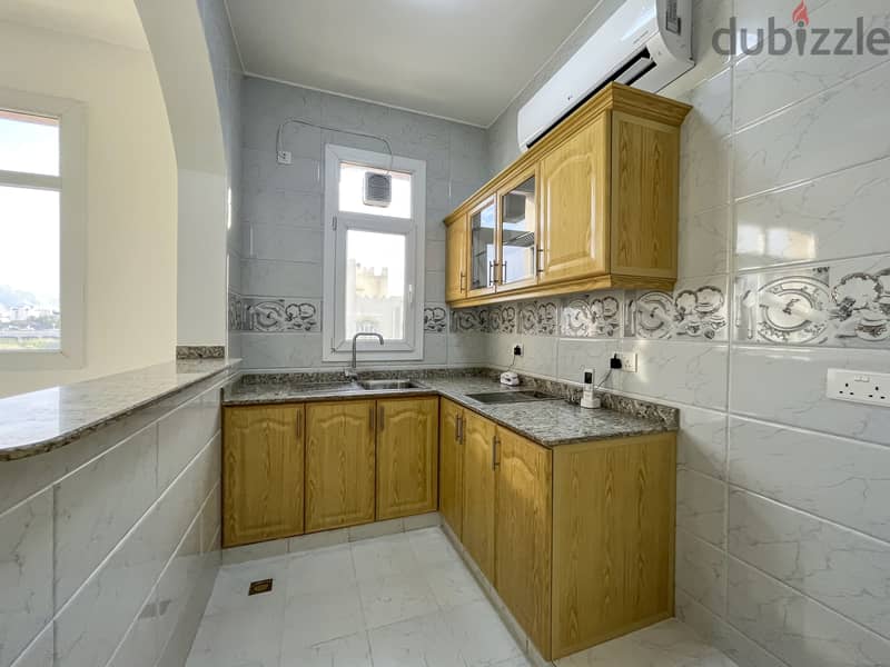Luxurious 6BHK Villa For Rent in Al Azaiba – Near the beach PPV72 10
