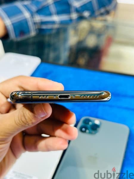 iPhone 11 pro 256GB - good performance and nice 4