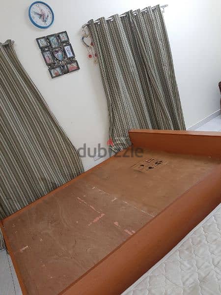 queen size cot without matress 1