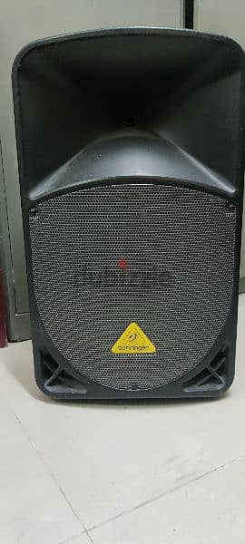 Behringer speaker 1000watts 3