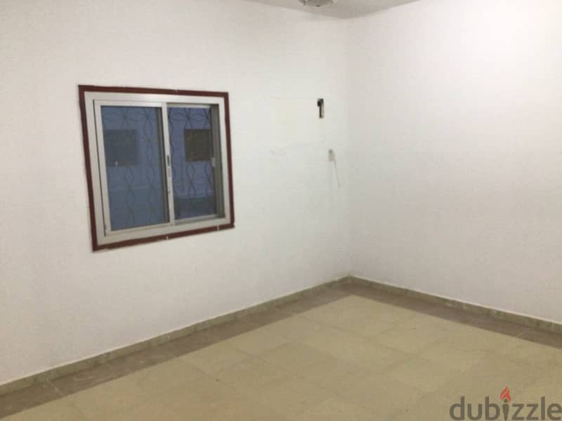 2 bhk flat for rent in wadi kabir with balcony near shell pump 2