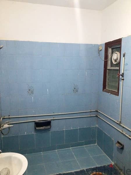 2 bhk flat for rent in wadi kabir with balcony near shell pump 3