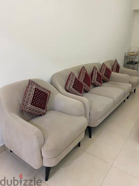 Immaculate condition purchased from PAN HOME FURNISHING AND EXTRA OMAN 4