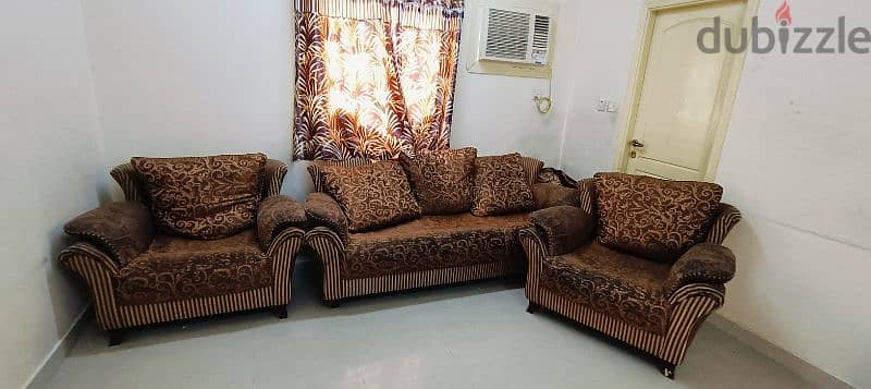 5 Seater sofa. . . Very good condition 1