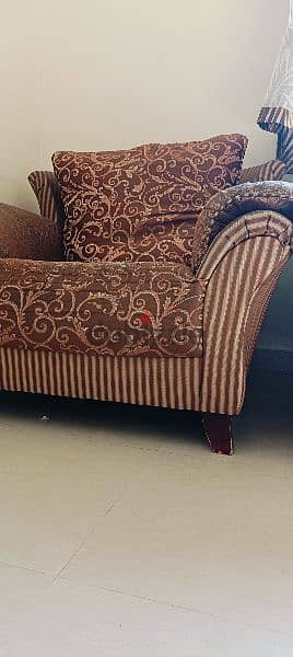 5 Seater sofa. . . Very good condition 2