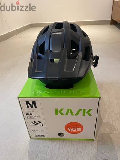 للبيع خوذة رأس / helmet for sale