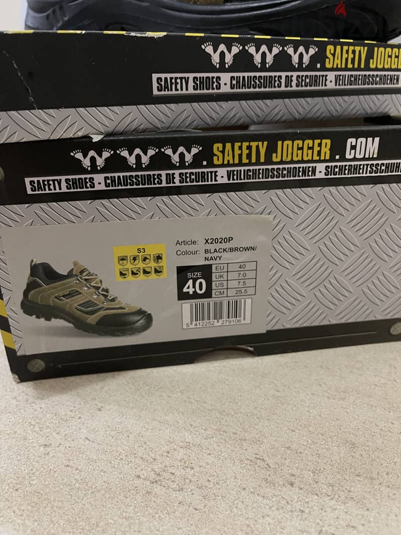 Safety shoes 1