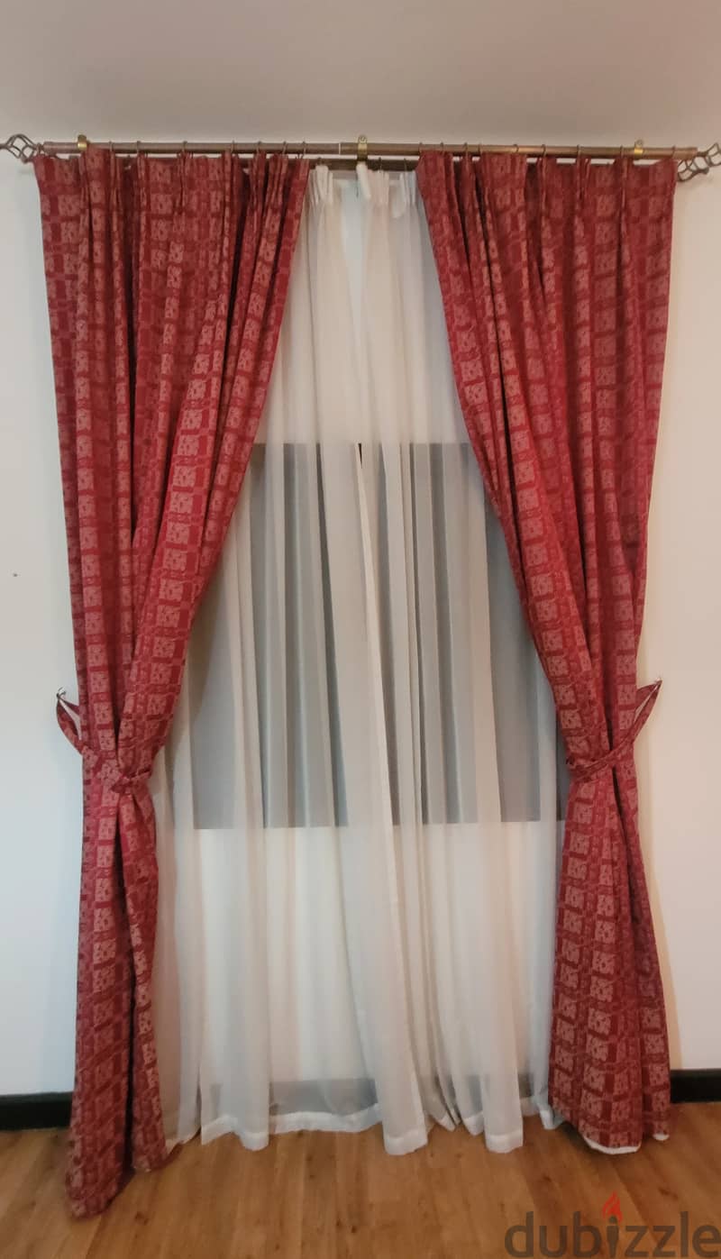 Beautiful Curtains ,  Cloths behind with the Rod 2
