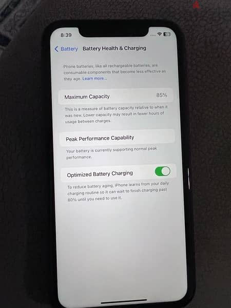 iPhone XR red 128 GB 85 % battery 3