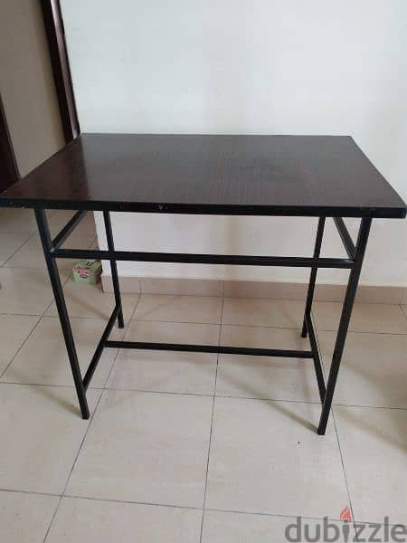 Study Table Steel in good condition 1