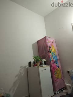 Want to share my room