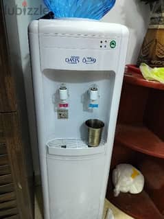 Oasis Water Dispenser with 4 nos Water bottles