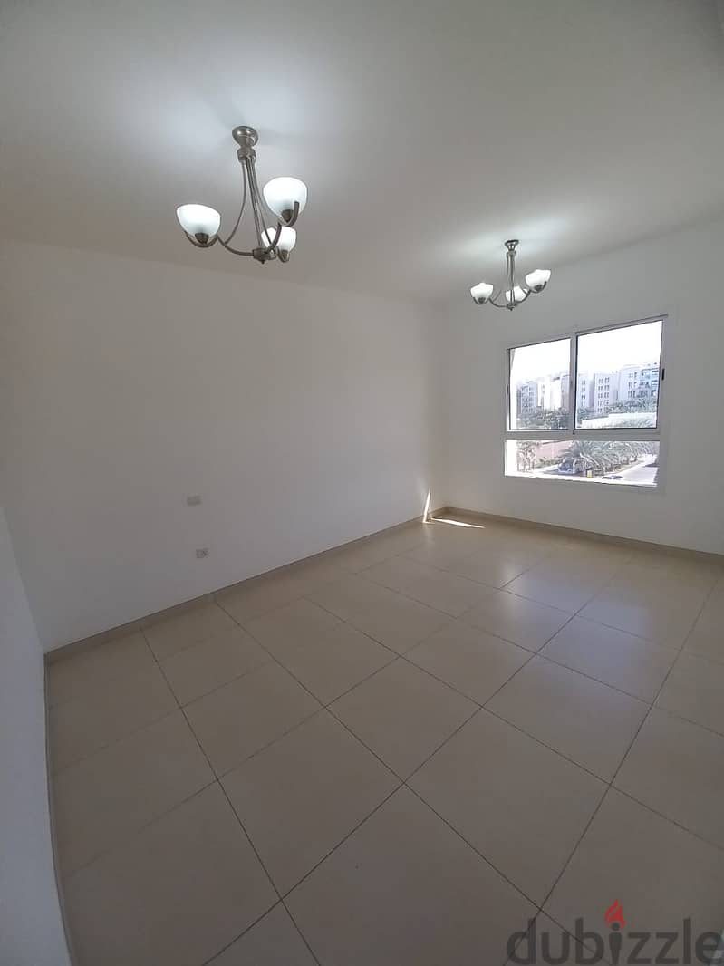 Clean flat 2 bhk to let ,located al hail north different floors , 2