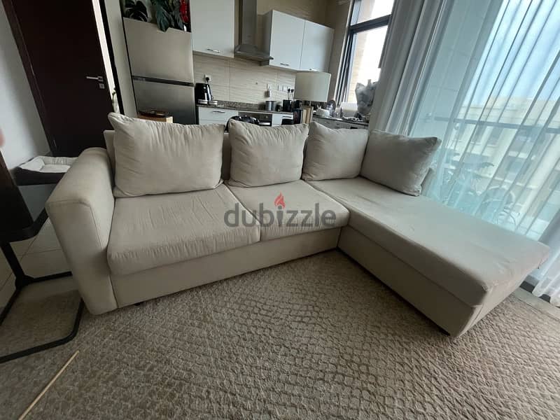 Sofa in baige color in good condition سوفا بيج 3