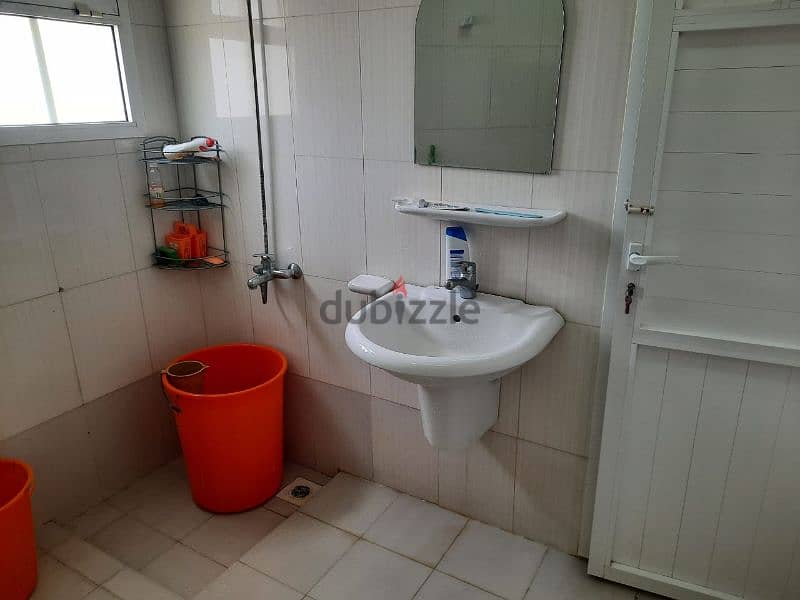 single big room with attached bathroom at alhail for rent 1